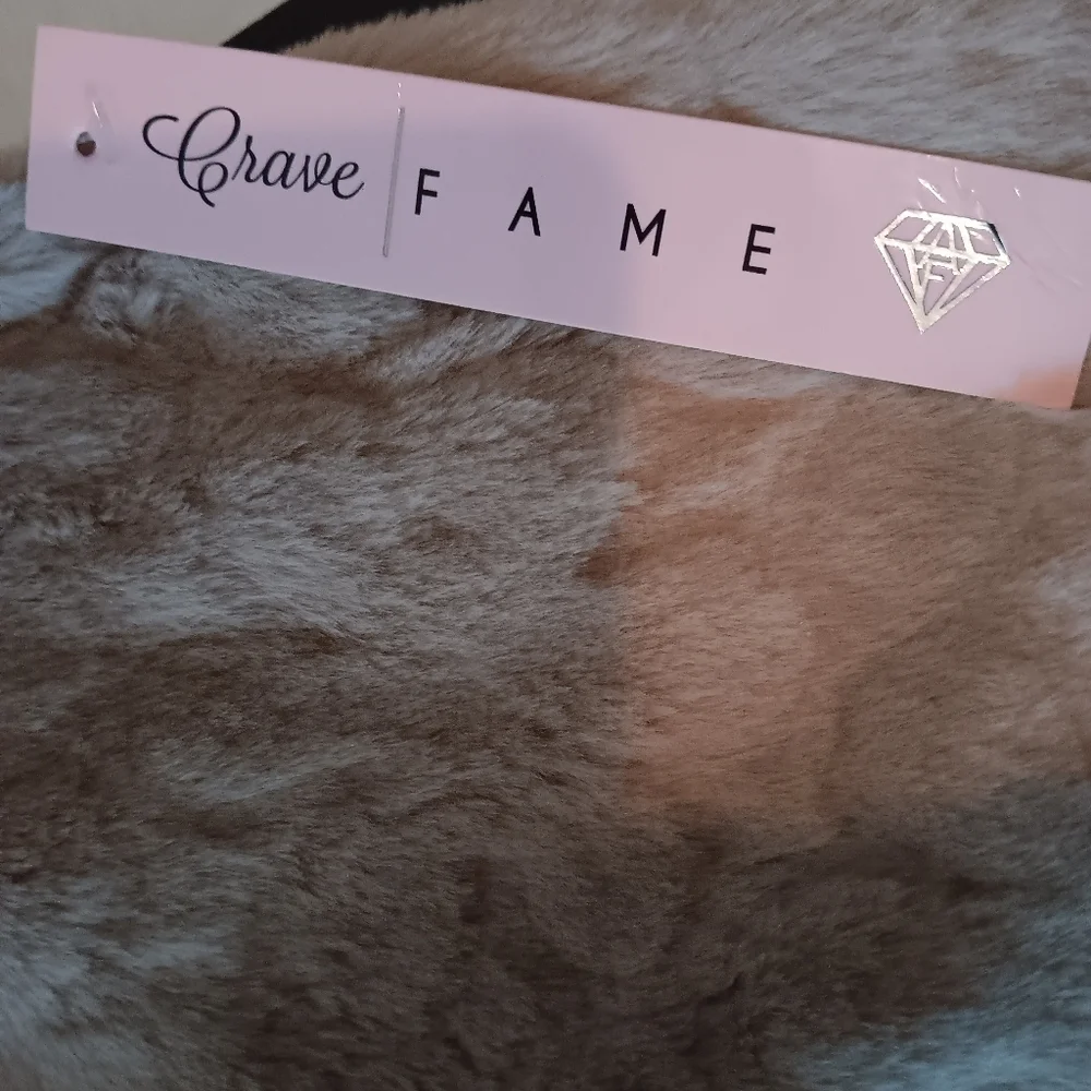 New! Crave Fame Juniors Zip Jacket Almond Faux Fur Embossed Size L With Tags - Picture 3 of 4
